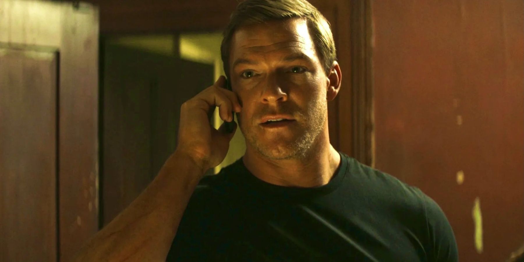 Reacher on the phone in Prime Video's Reacher