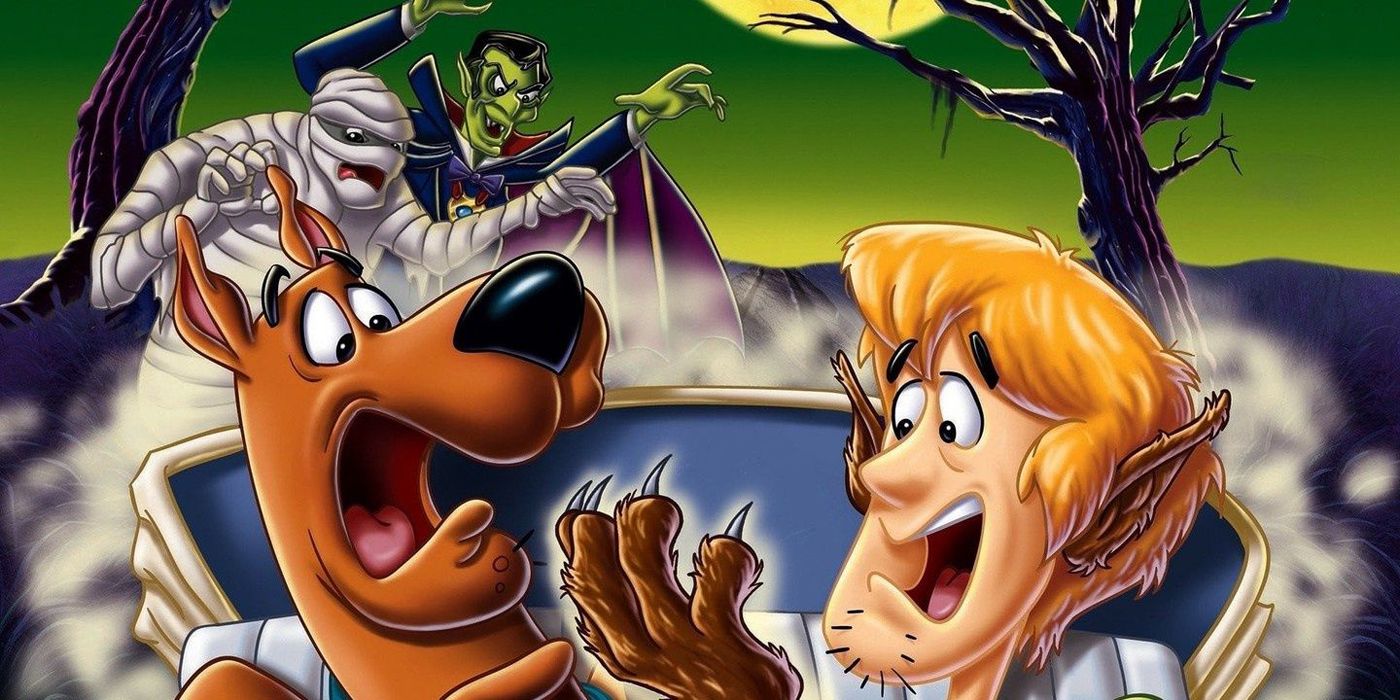 Scooby and Shaggy in Scooby Doo And The Reluctant Werewolf