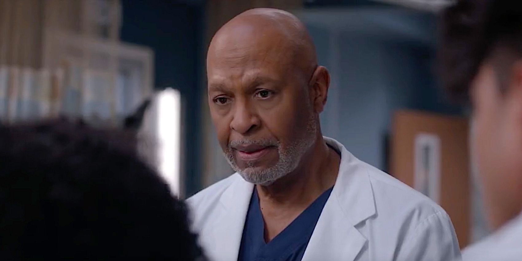 Richard looking at other doctors in Grey&rsquo;s Anatomy Season 19 Episode 13