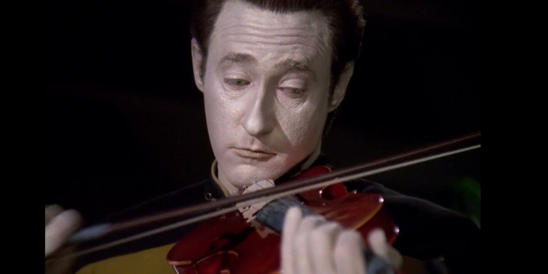Data plays the violin in Star Trek: The Next Generation