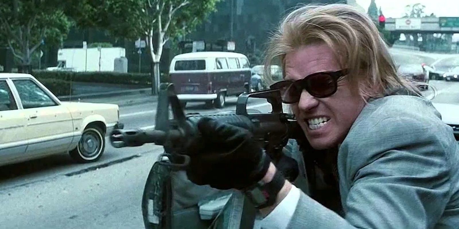 Val Kilmer with a machine gun in Heat