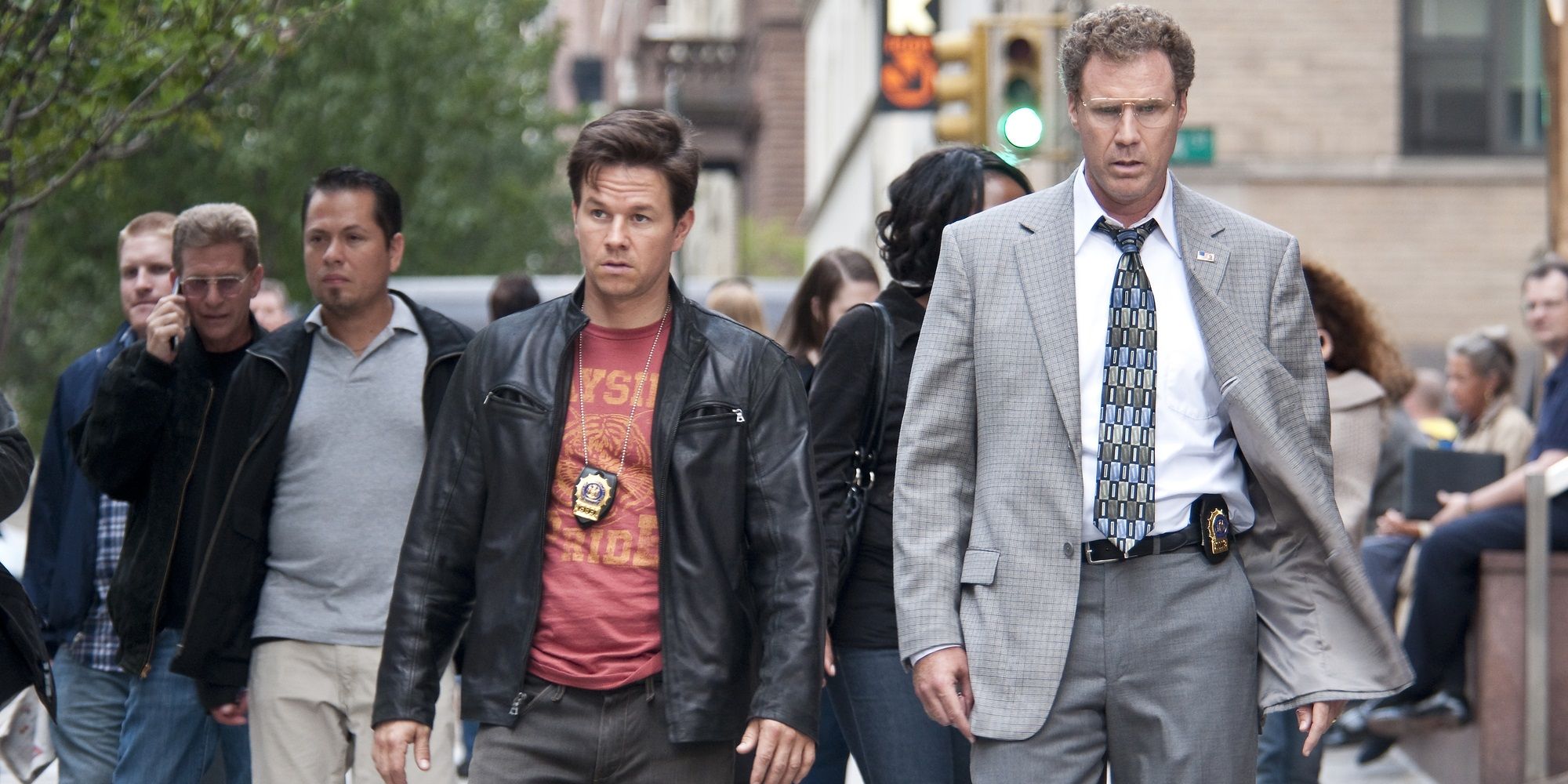 Will Ferrell and Mark Wahlberg on the street in The Other Guys