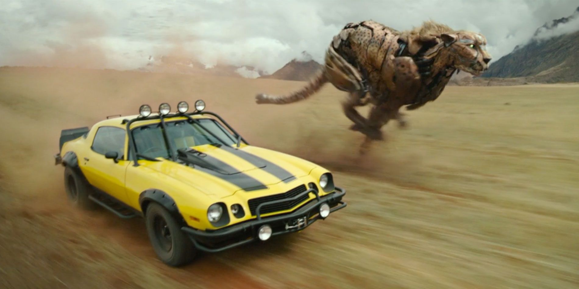 A car alongside a robot cheetah in Transformers Rise of the Beasts