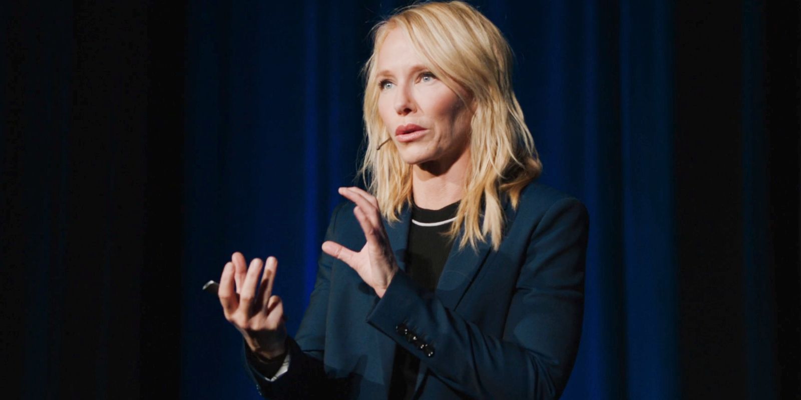 Law & Order: SVU  Kelli Giddish's Season 25 Return Doesn't Mean Amanda Rollins Is Coming Back