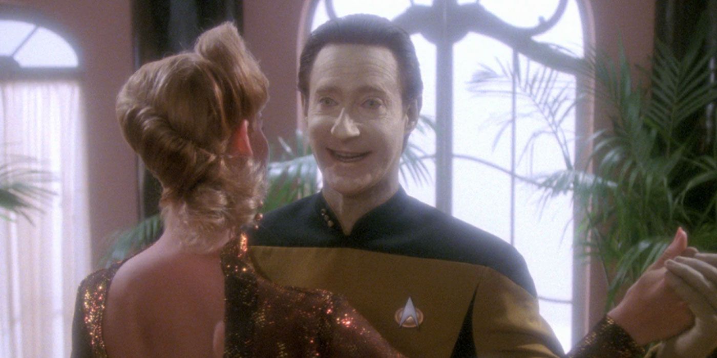 Brent Spiner as Data dancing and smiling strangely in Star Trek: The Next Generation