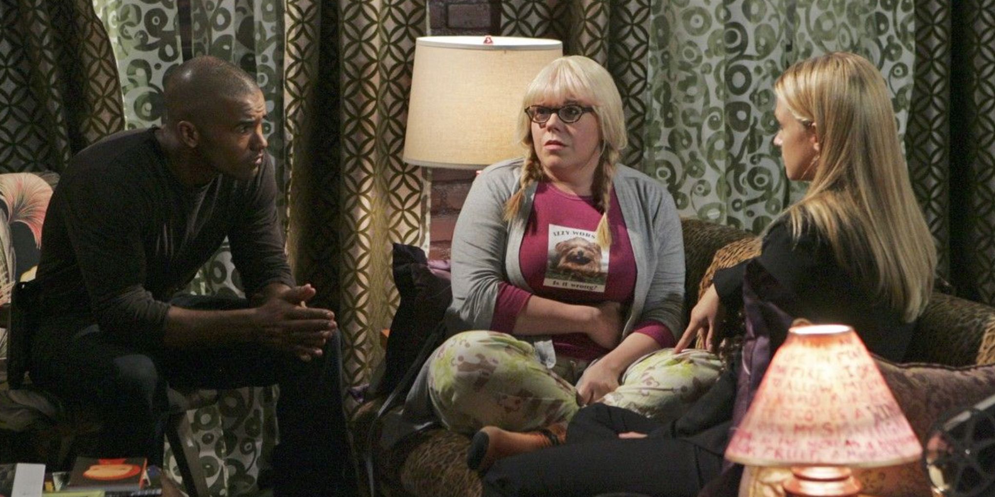 Derek and JJ sit with Penelope in the Criminal Minds episode Penelope