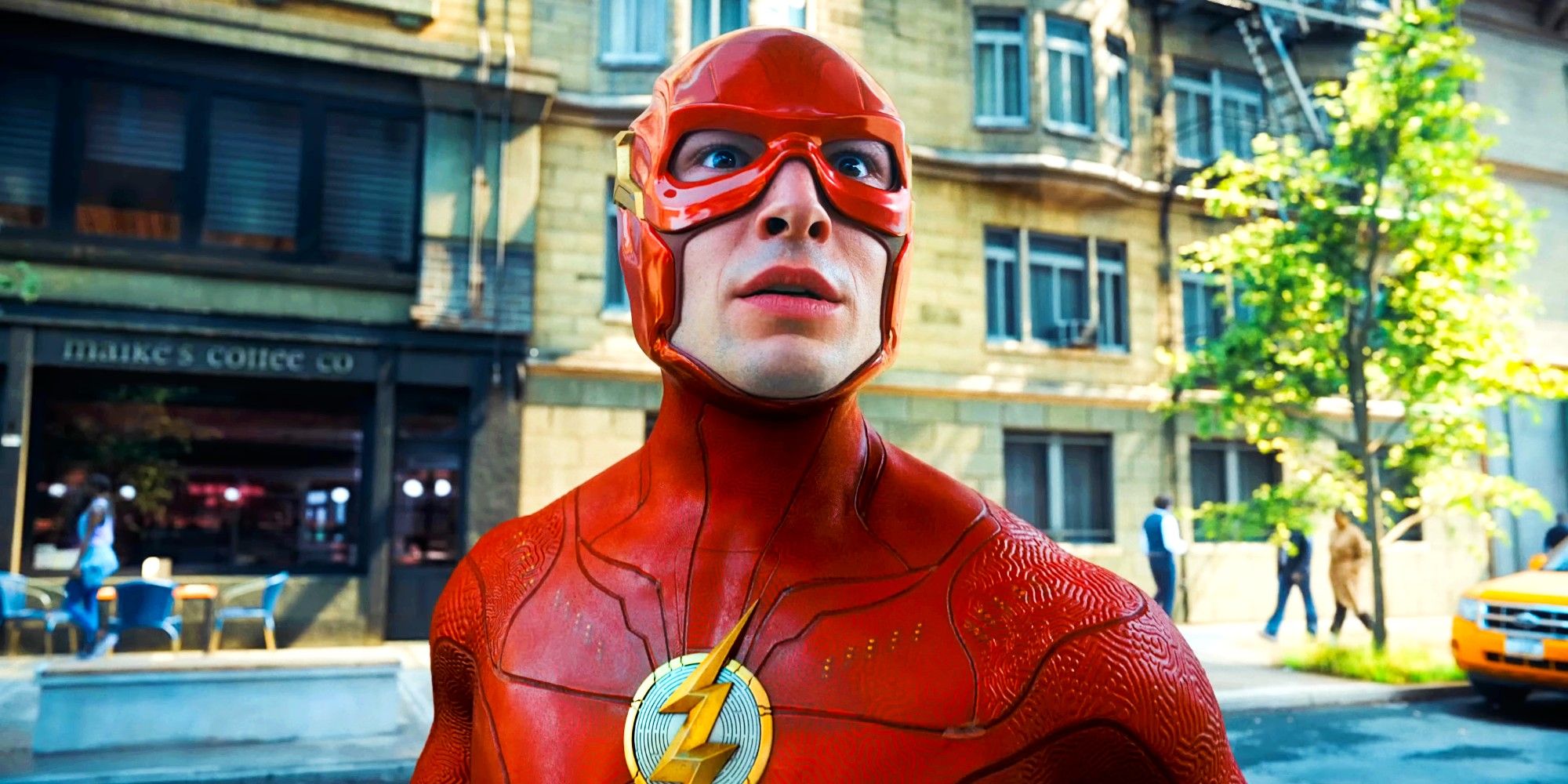 Ezra Miller semble surpris en tant que Barry Allen dans The Flash