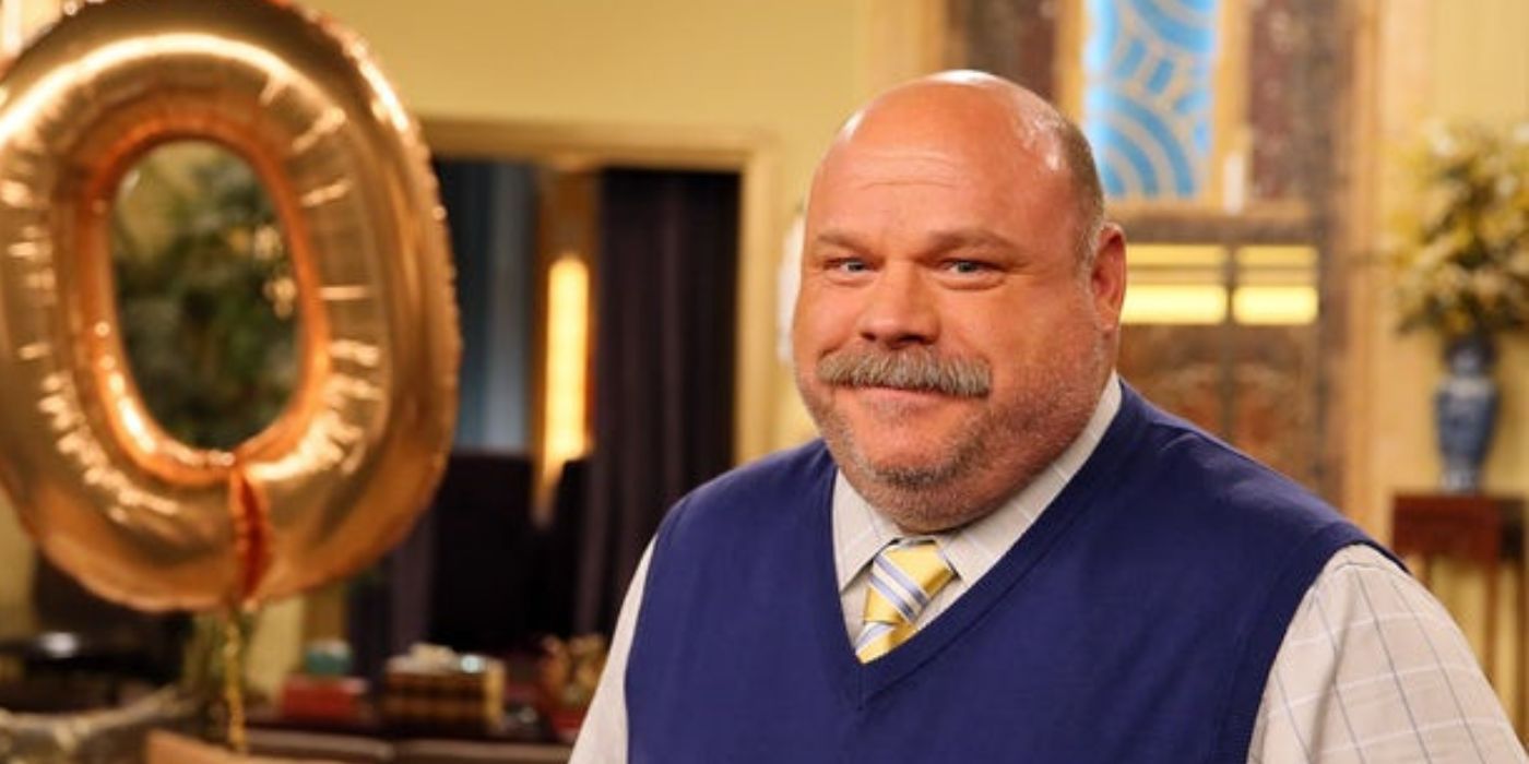 Kevin Chamberlin smiling in Jessie