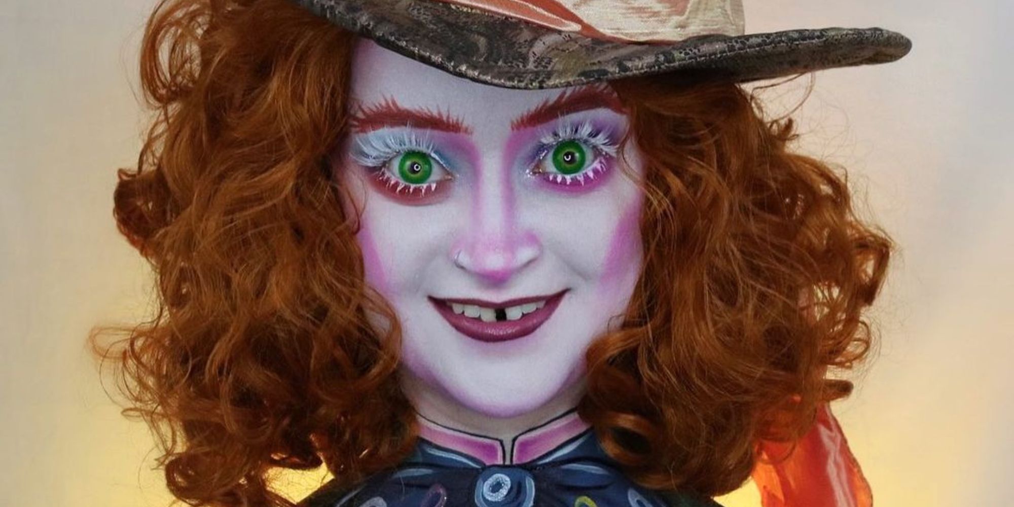 Alice In Wonderland Mad Hatter Body Paint Cosplay Brings Johnny Depp S Version To Life