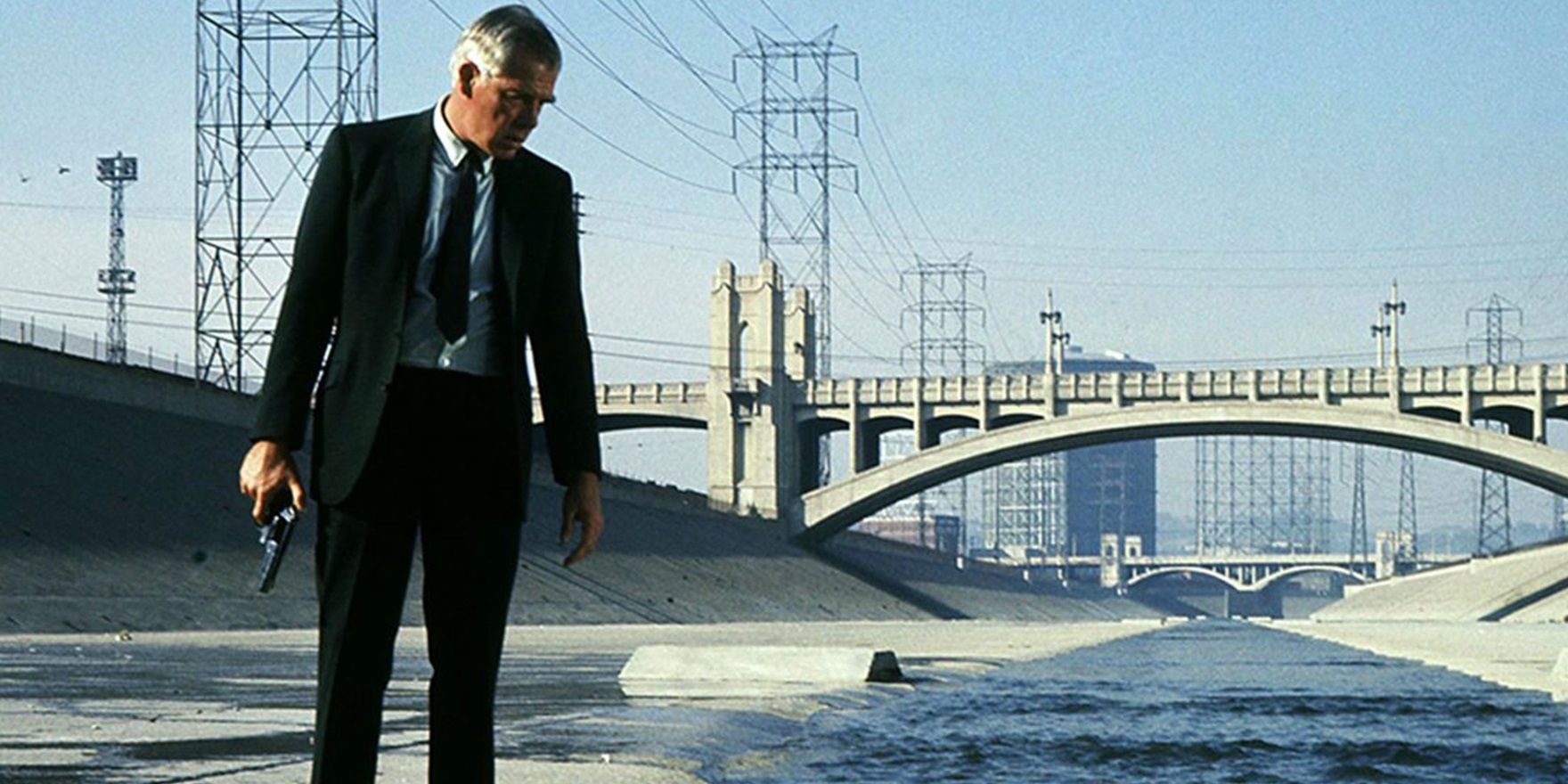 Lee Marvin with a gun in Point Blank