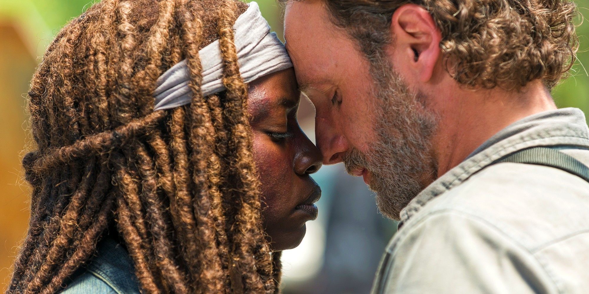 Michonne (Danai Gurira) and Rick (Andrew Lincoln) touching foreheads on The Walking Dead