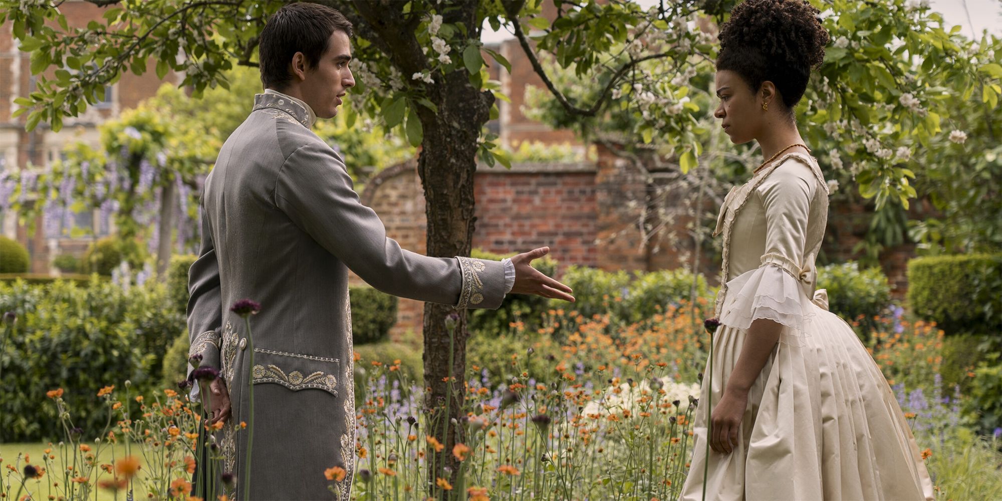 queen charlotte & george in garden