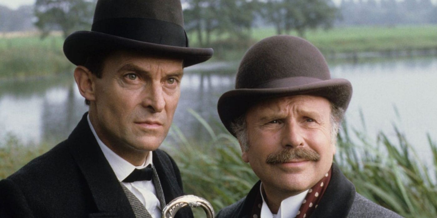 Sherlock Holmes and Watson in the 1980s BBC series.