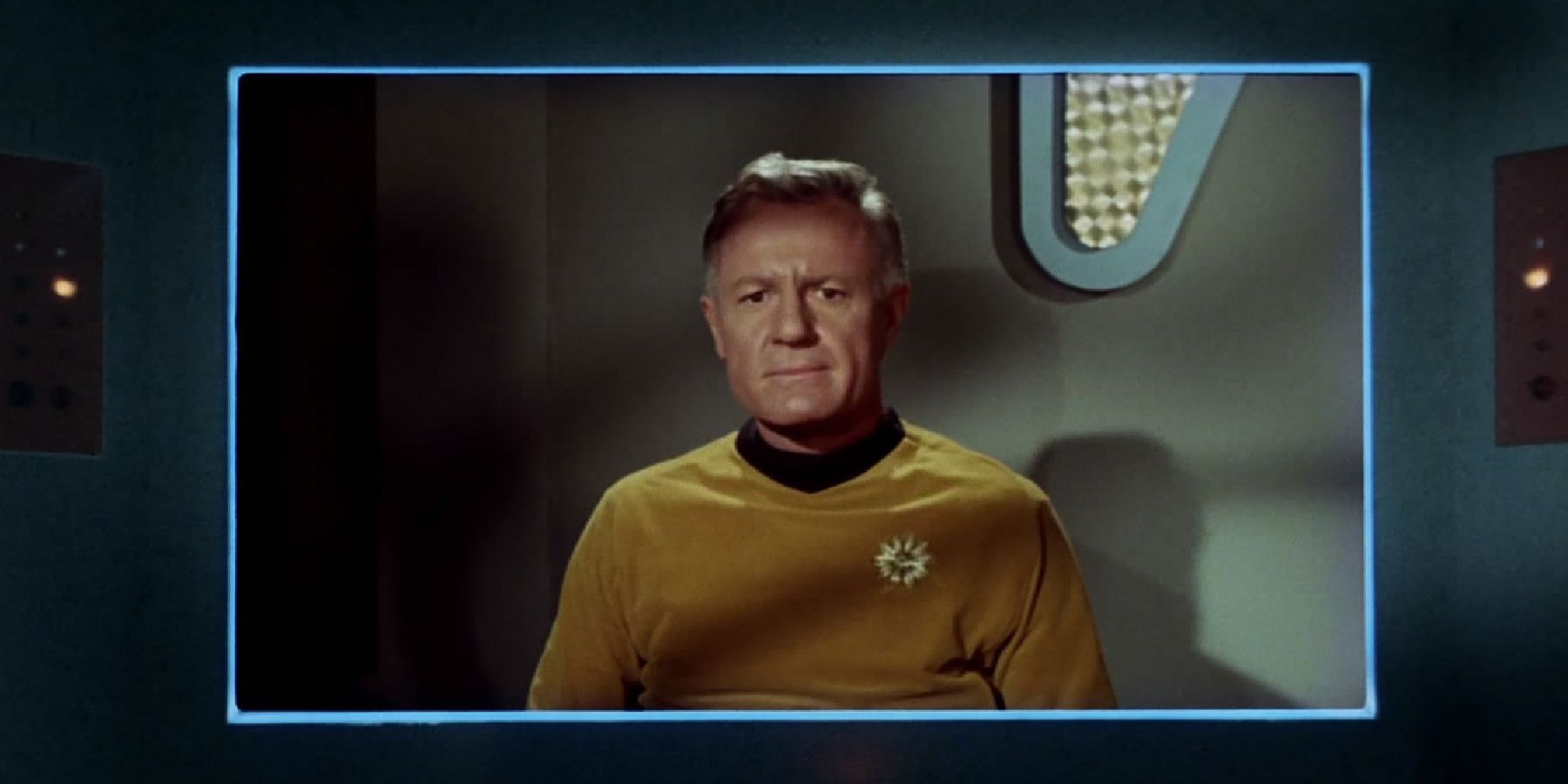Richard Derr como el comodoro Barstow en Star Trek