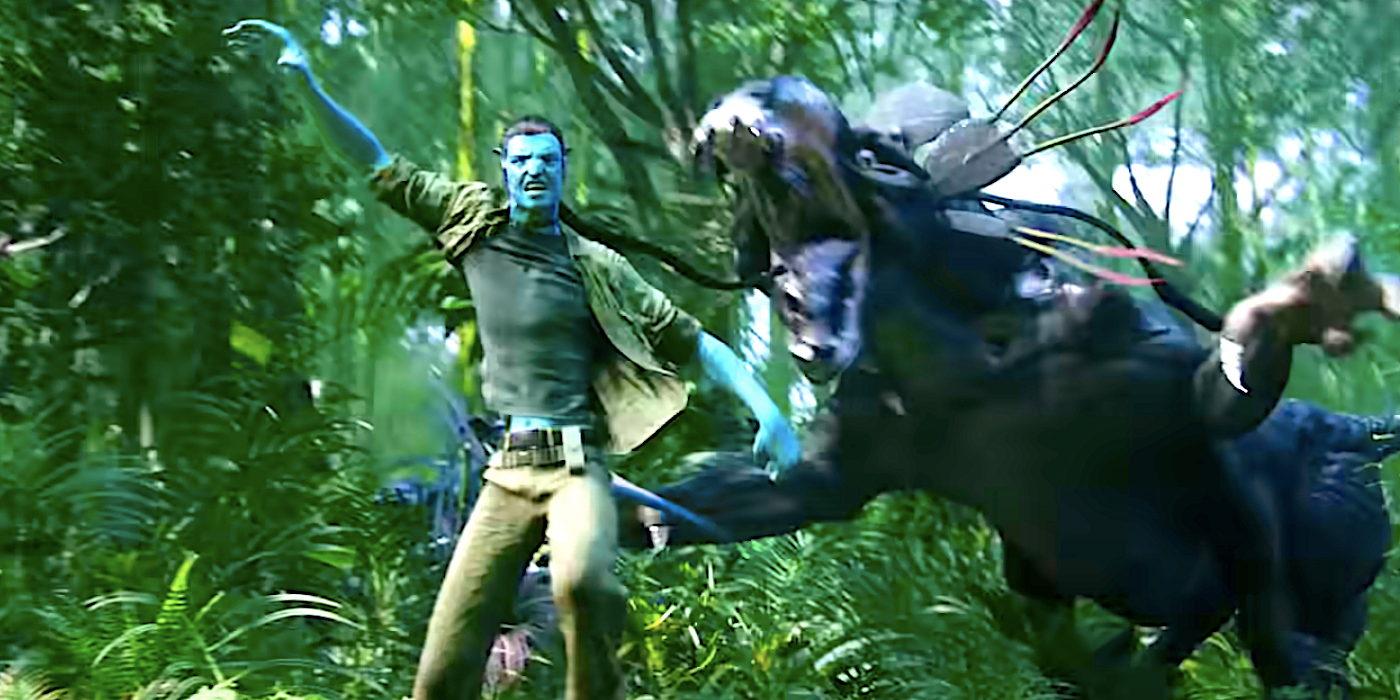 Thanator chases Jake Sully in Avatar 2009