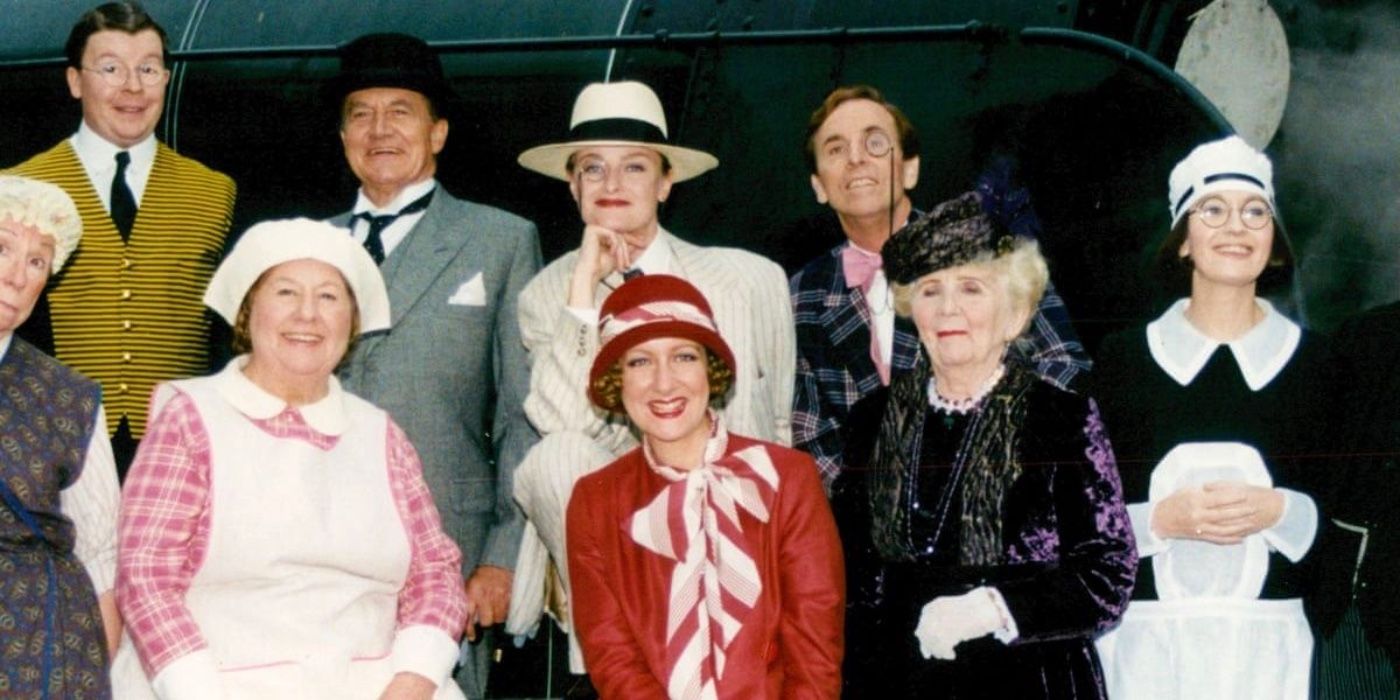 The cast of You Rang M&rsquo;Lord smiling