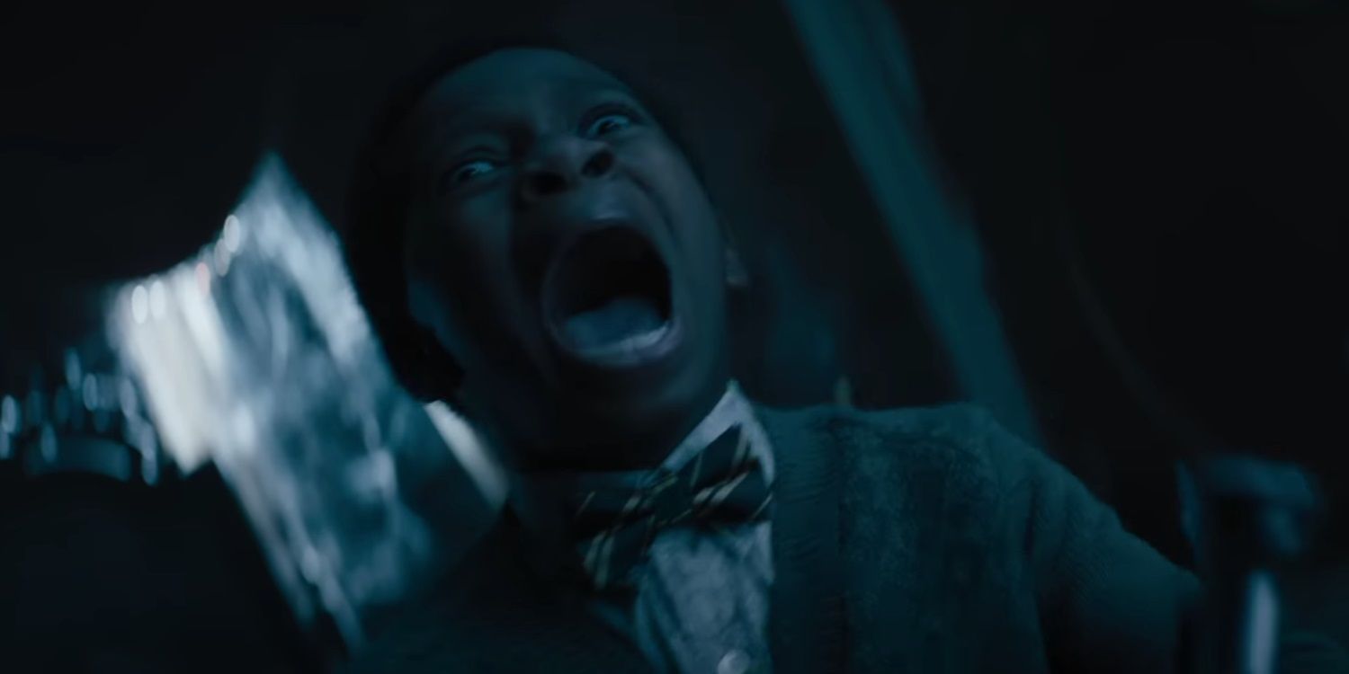 Travis screaming in Haunted Mansion