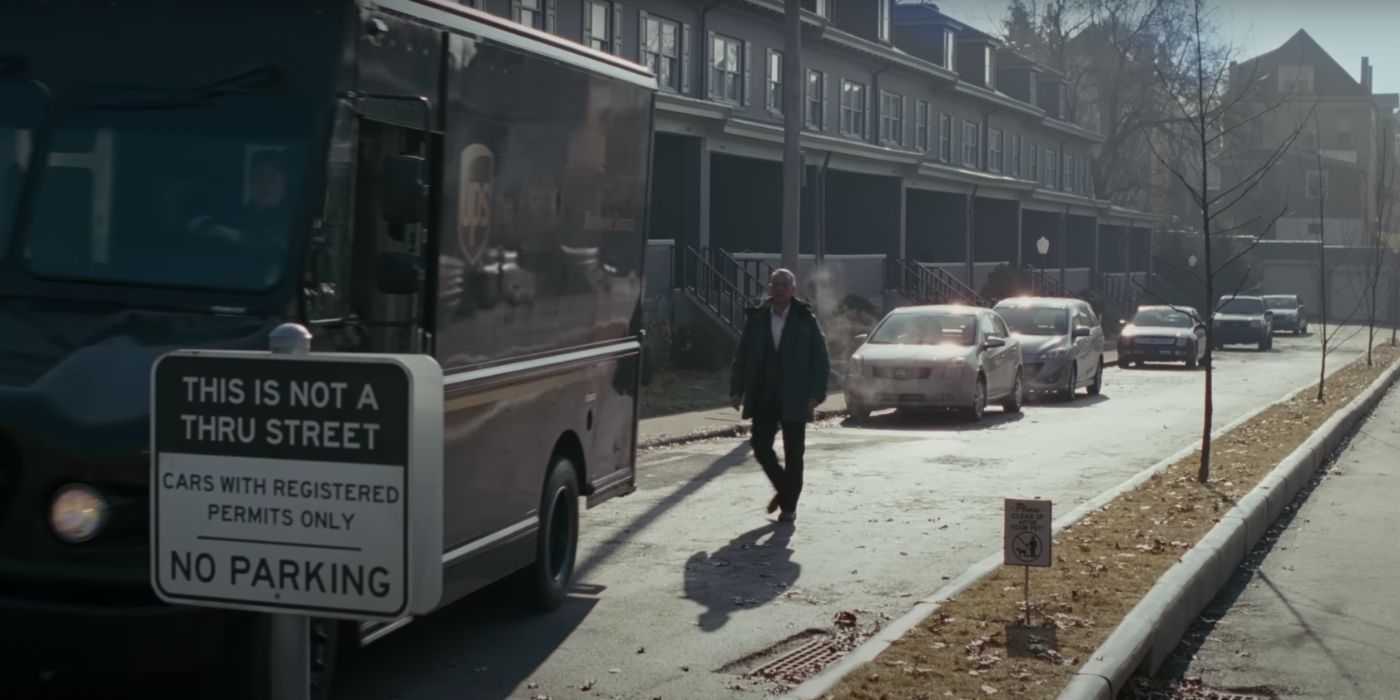 Otto Anderson de Tom Hanks descend Gilliland Avenue dans A Man Called Otto