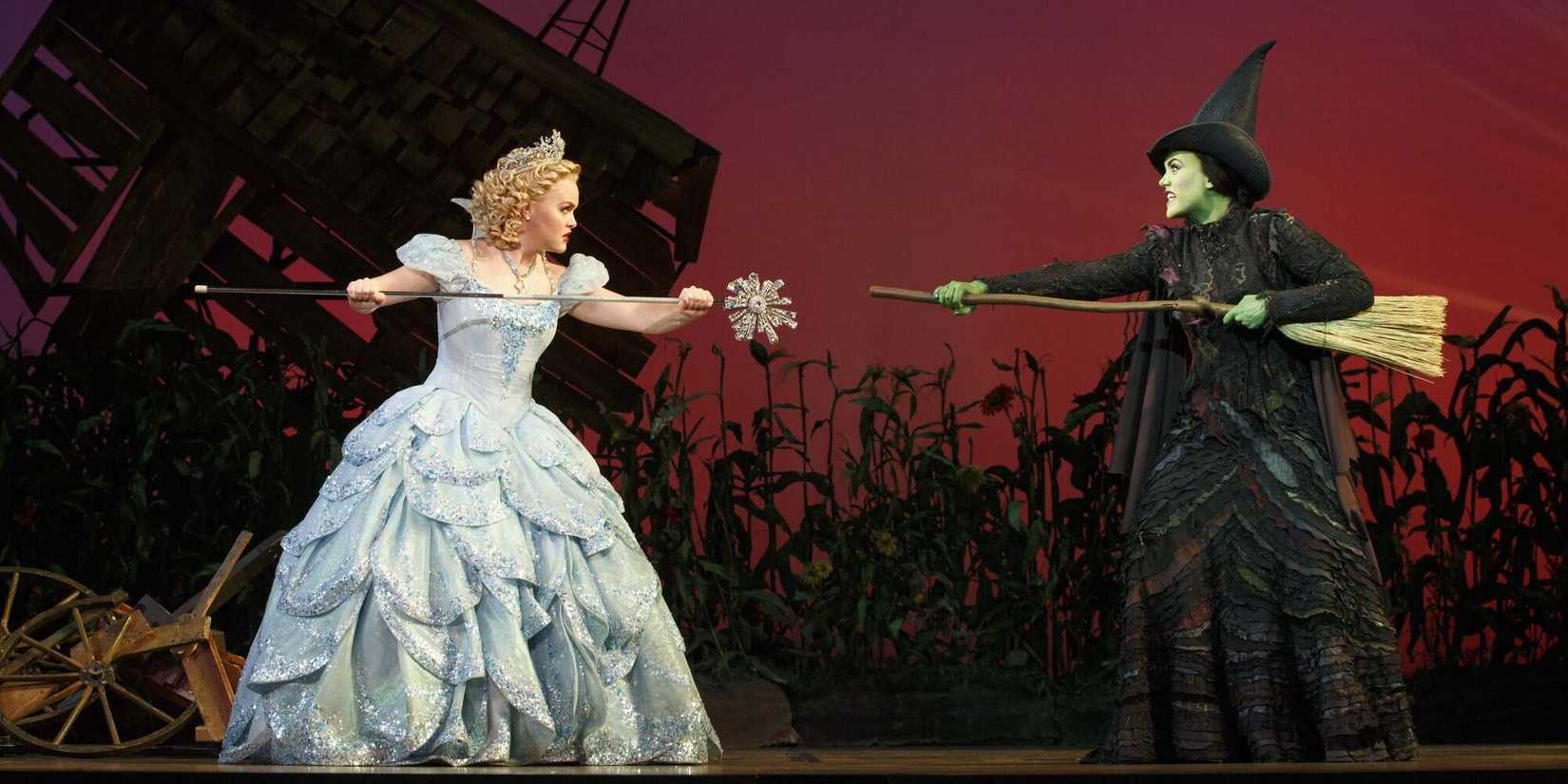 Glinda & Elphaba Wand Broomstick Fight In Wicked National Tour.jpg