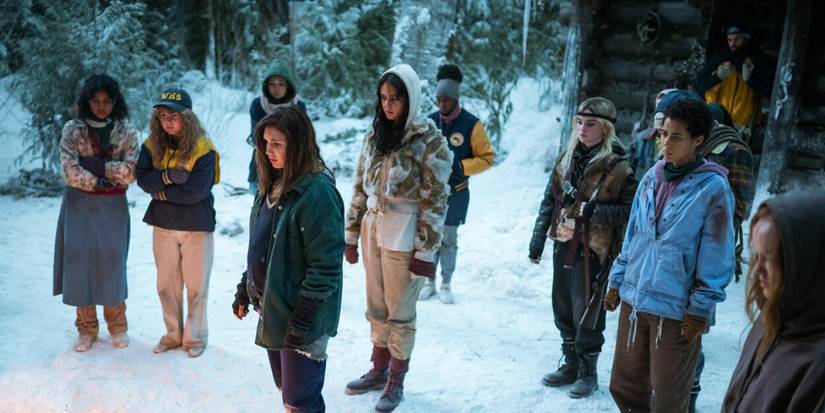 Yellowjackets team together in the snow