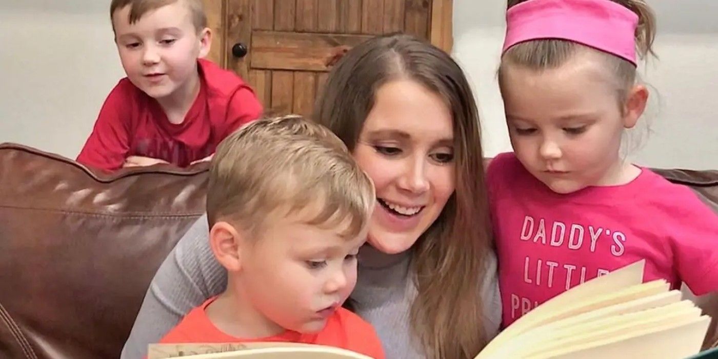 Anna Duggar with his children Shiny Happy People: Duggar Family Secrets anna reading to her children