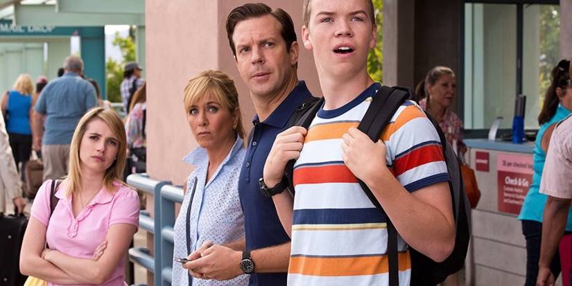 Casey (Emma Roberts), Rose (Jennifer Aniston), David (Jason Sudeikis), and Kenny (Will Poulter) looking at something in We're The Millers
