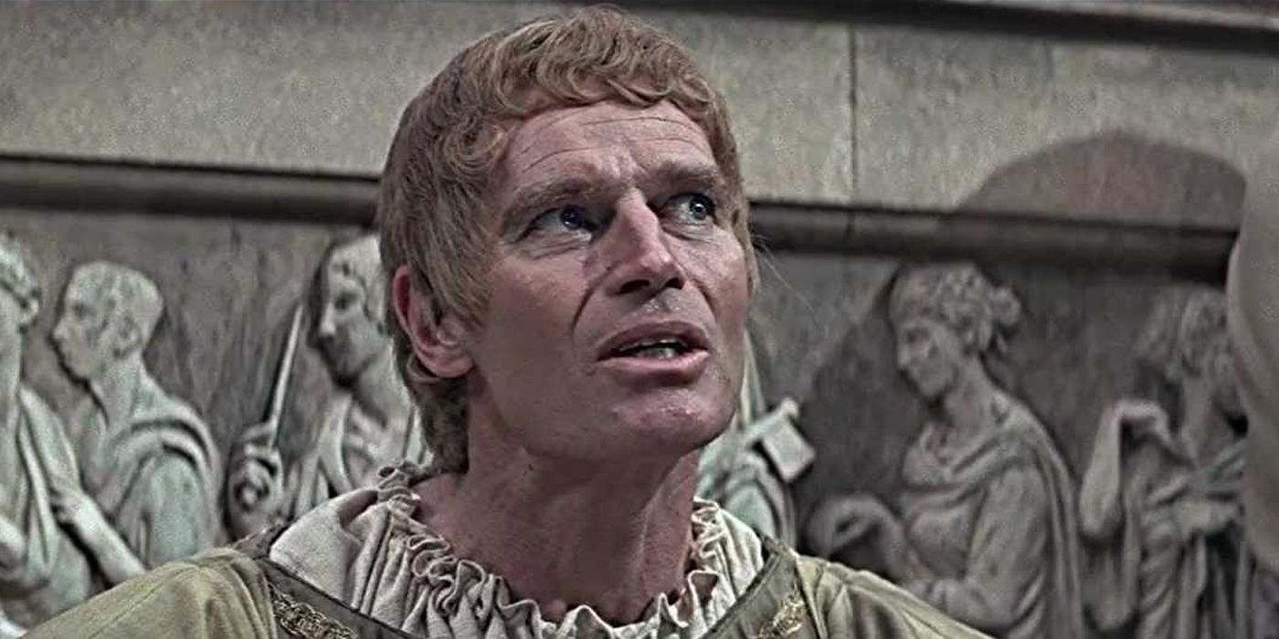 Charlton Heston sebagai Mark Antony