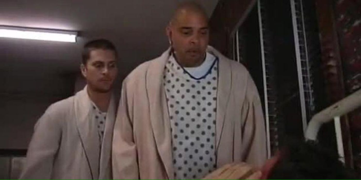 Sinbad in a hospital gown in It's Always Sunny in Philadelphia