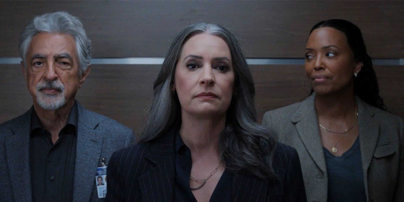 Prentiss, Rossi and Lewis stand together in an elevator in Criminal Minds Evolution 