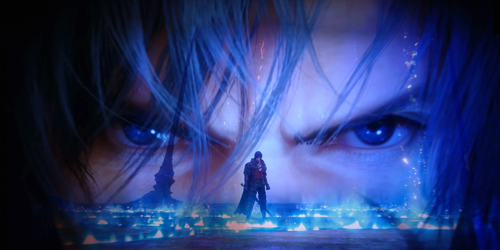 Un primer plano del rostro de Clive Rosfield en Final Fantasy 16, resaltando sus ojos, con una imagen superpuesta de todo su cuerpo entre llamas azules.