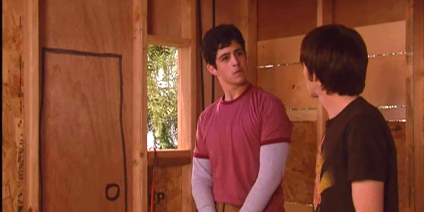Drake and Josh trapped in the tree house