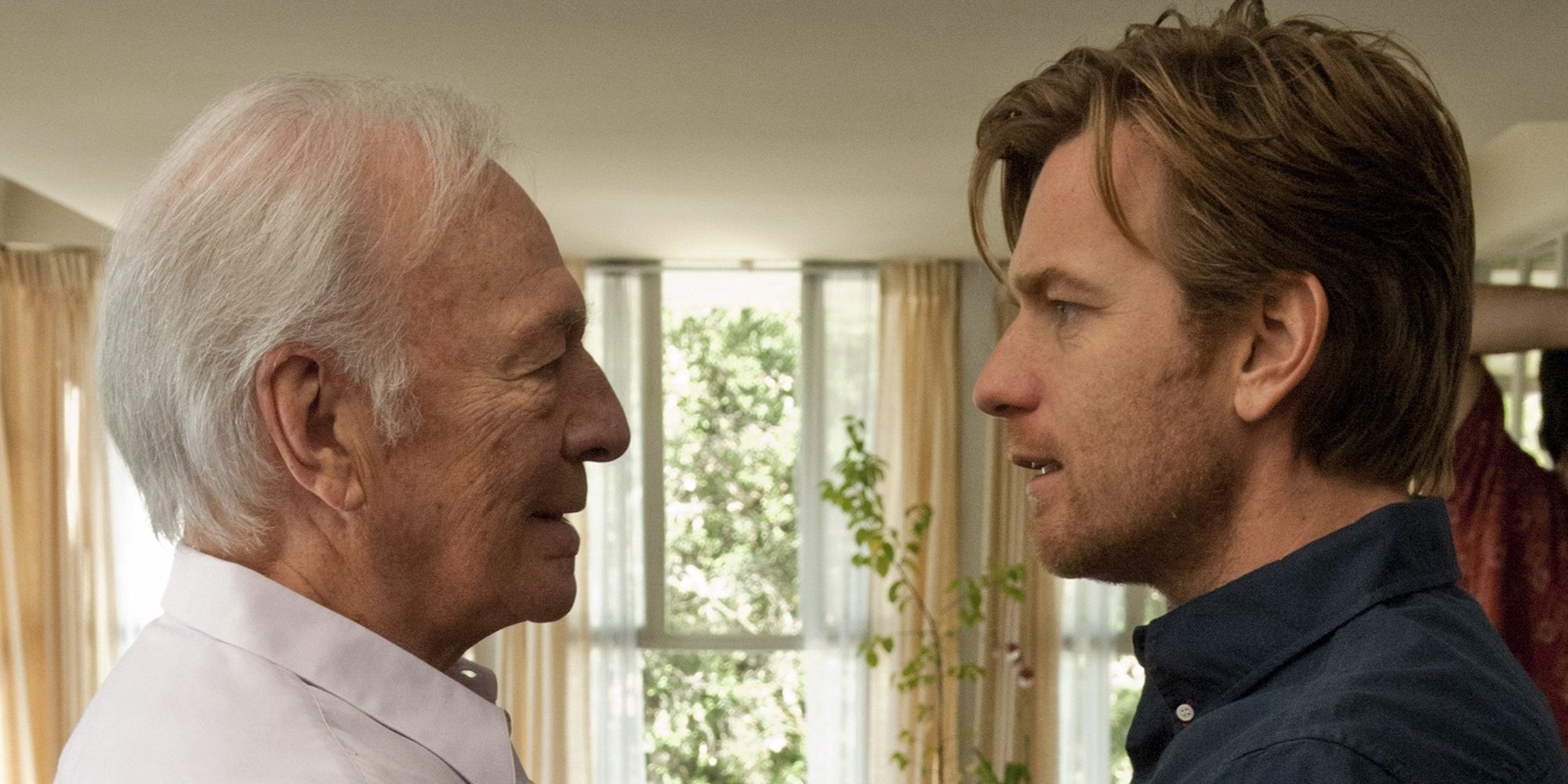 Ewan McGregor talks to Christopher Plummer in Beginners