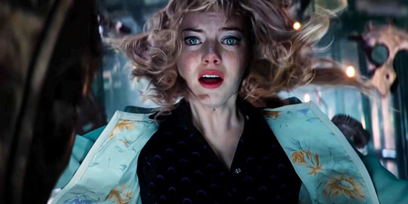 Emma Stone as Gwen Stacy falling in The Amazing Spider-Man 2
