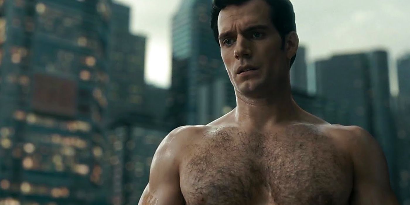 Henry Cavill's Superman in Justice League preparing to fight the justice league