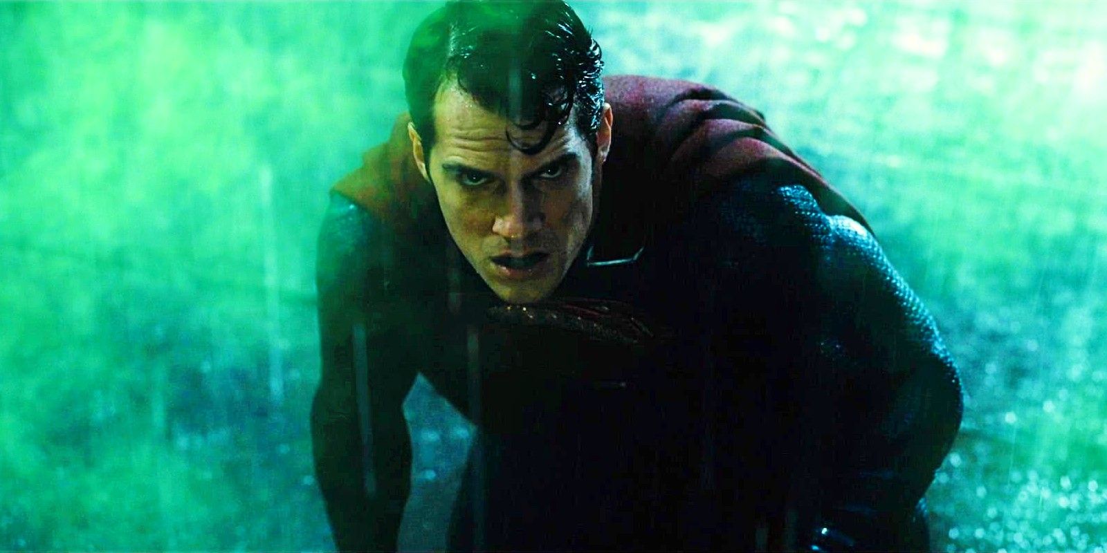 Henry Cavill Superman Incapacitated By Kryptonite in Batman V Superman