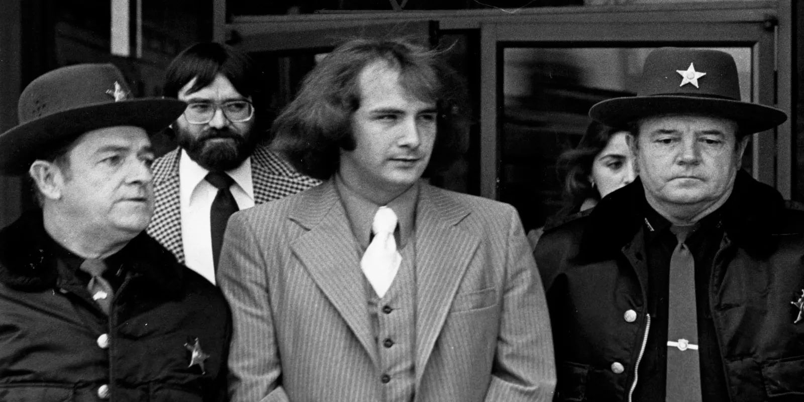 The Crowded Room: Billy Milligan&rsquo;s 1977 Arrest &amp; Crimes Explained
