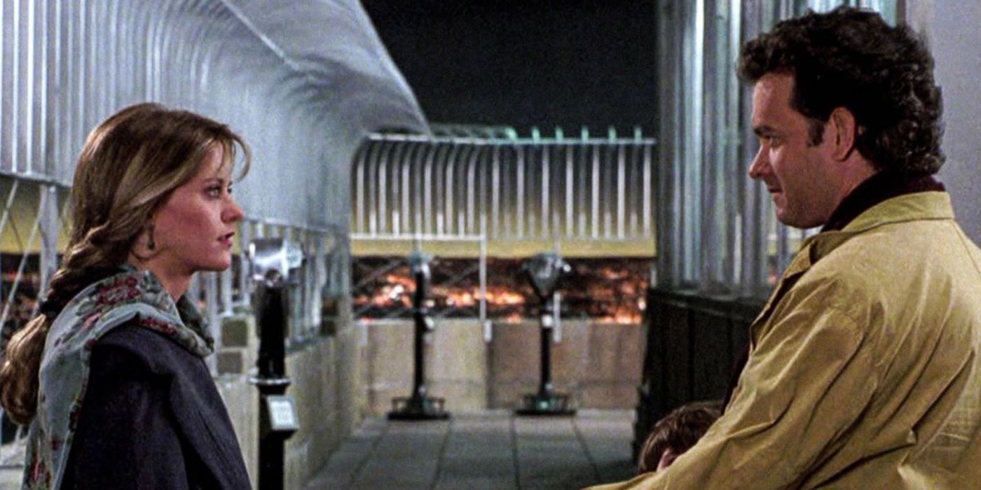 Meg Ryan and Tom Hanks meeting on top of a building in Sleepless In Seattle