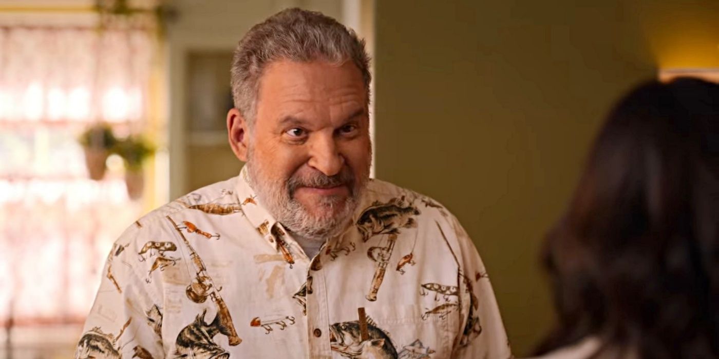 Len, played by Jeff Garlin, in Never Have I Ever season 4, episode 2.