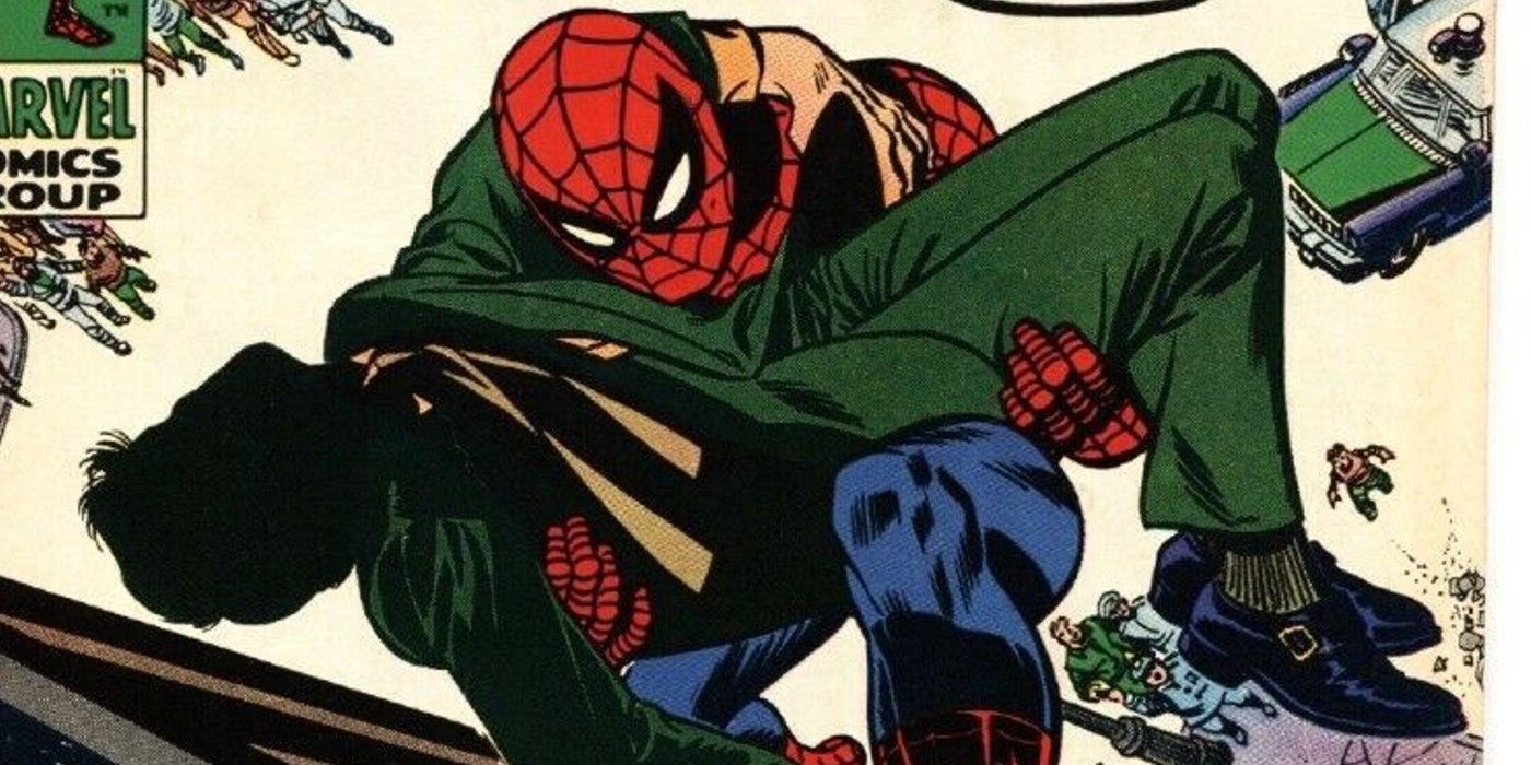 Spider-Man sosteniendo al Capitán Stacy en Amazing Spider-Man #90