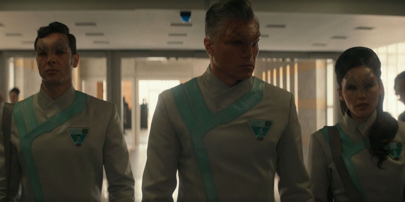 Jornada nas Estrelas Estranhos Novos Mundos Pike Spock La'an