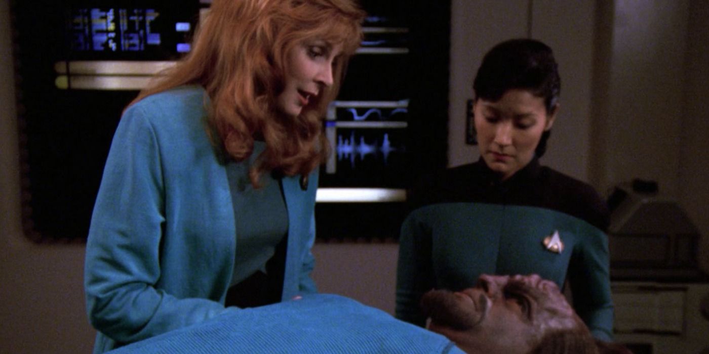 5 Ways Dr. Crusher Deserved Better On Star Trek: TNG