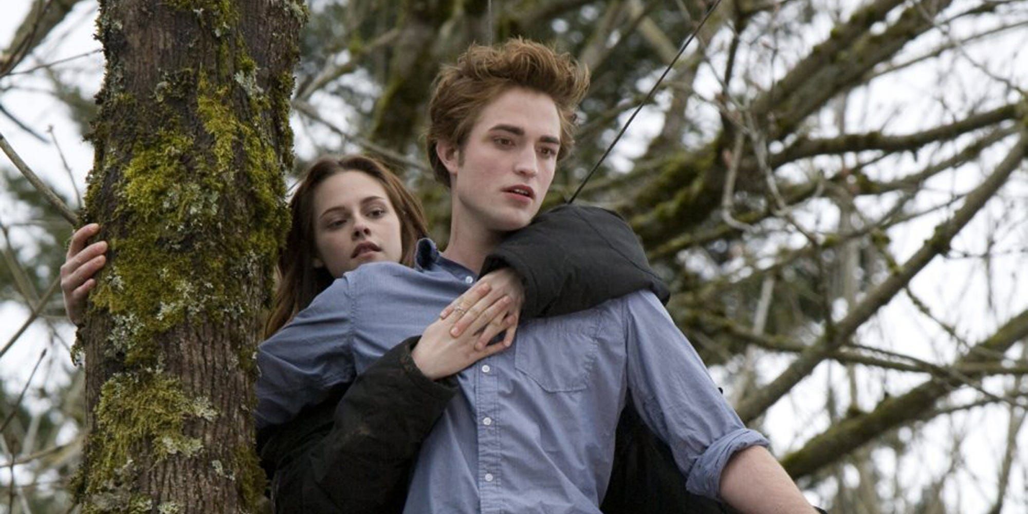 Kristen Stewart and Robert Pattinson as Bella Swan and Edward Cullen Jumping Scene in Twilight