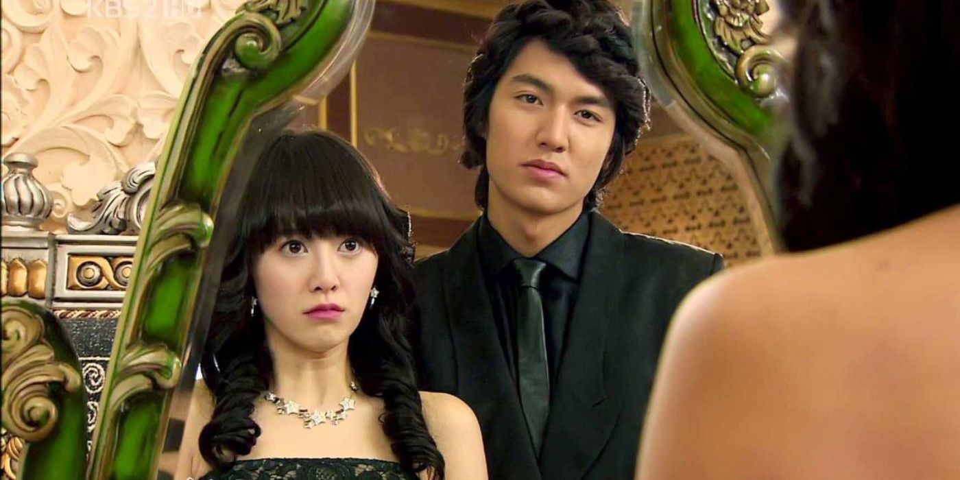 Two characters looking in a mirror in Boys Over Flowers