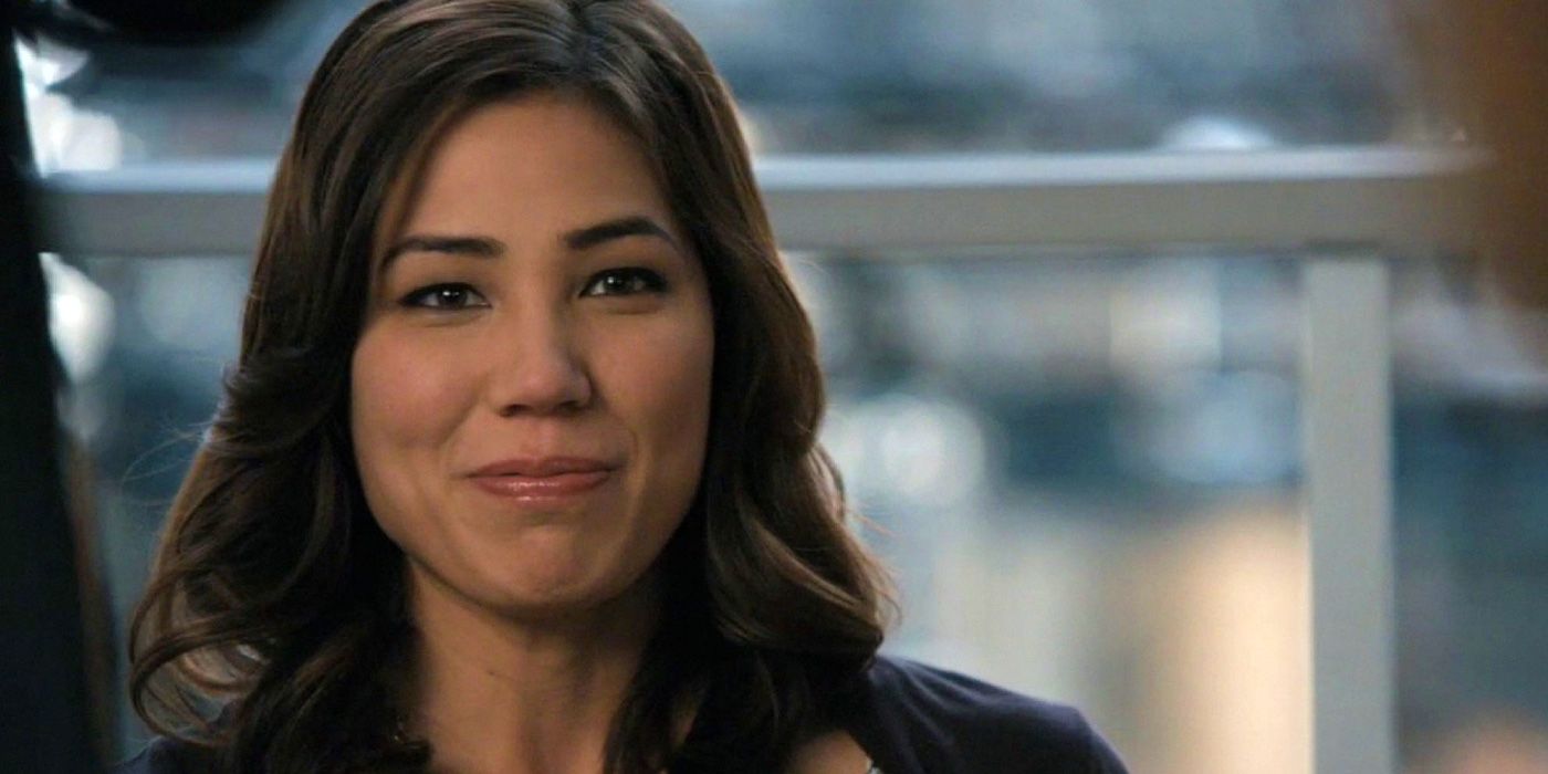 Angela played by Michaela Conlin smiling in Bones