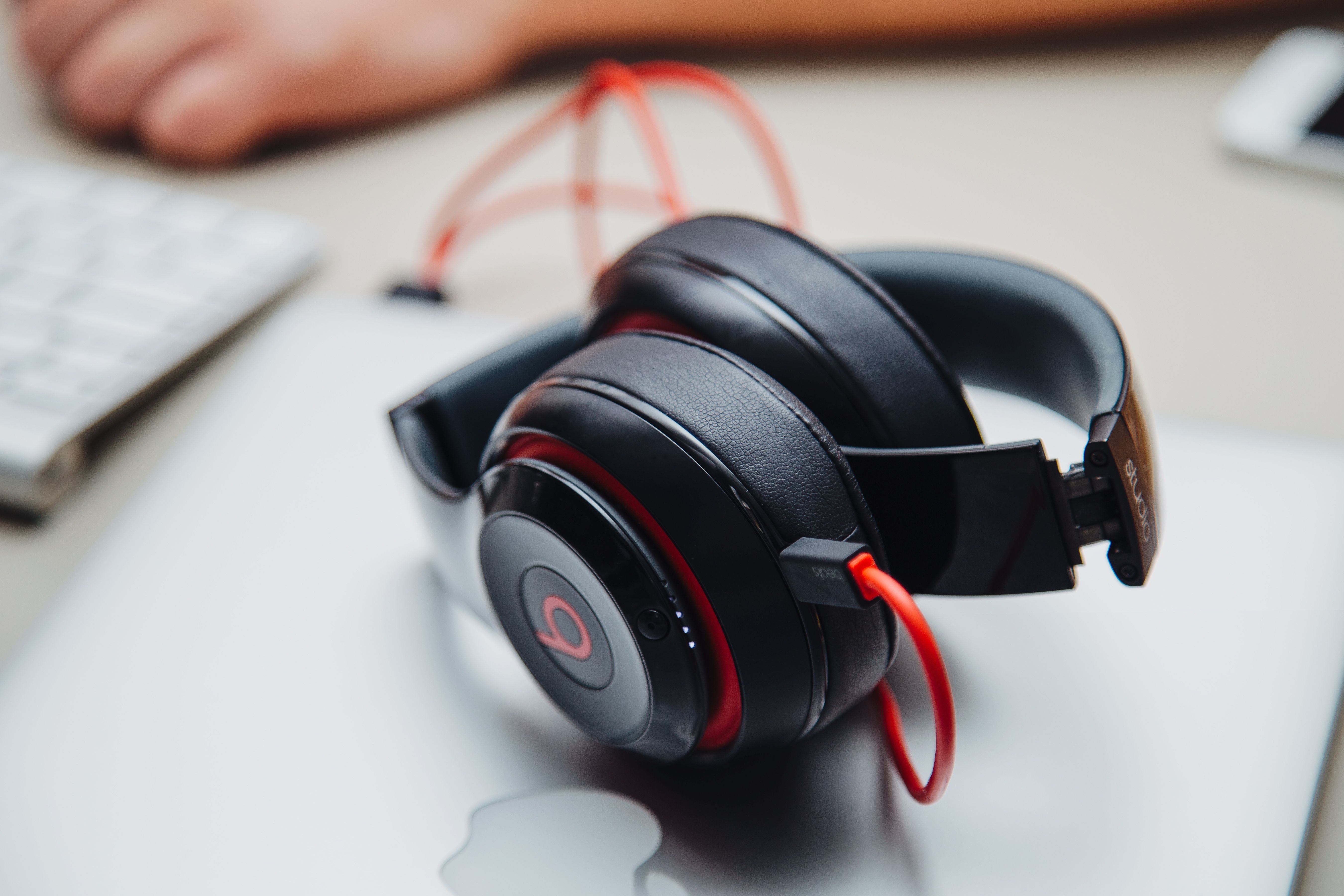 Beats by Dre Feature Headphone