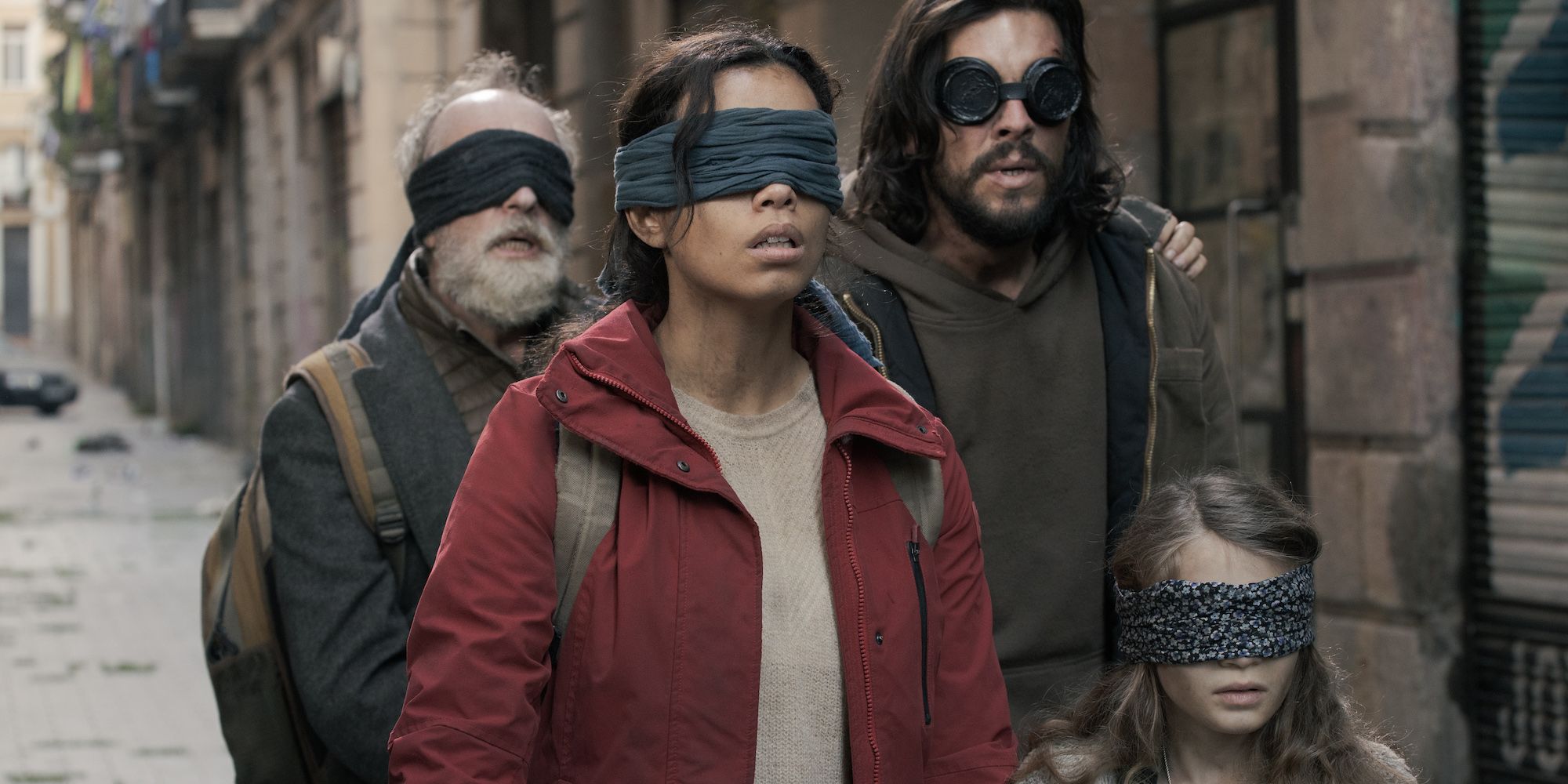 Bird Box Barcelona Summary and Synopsis