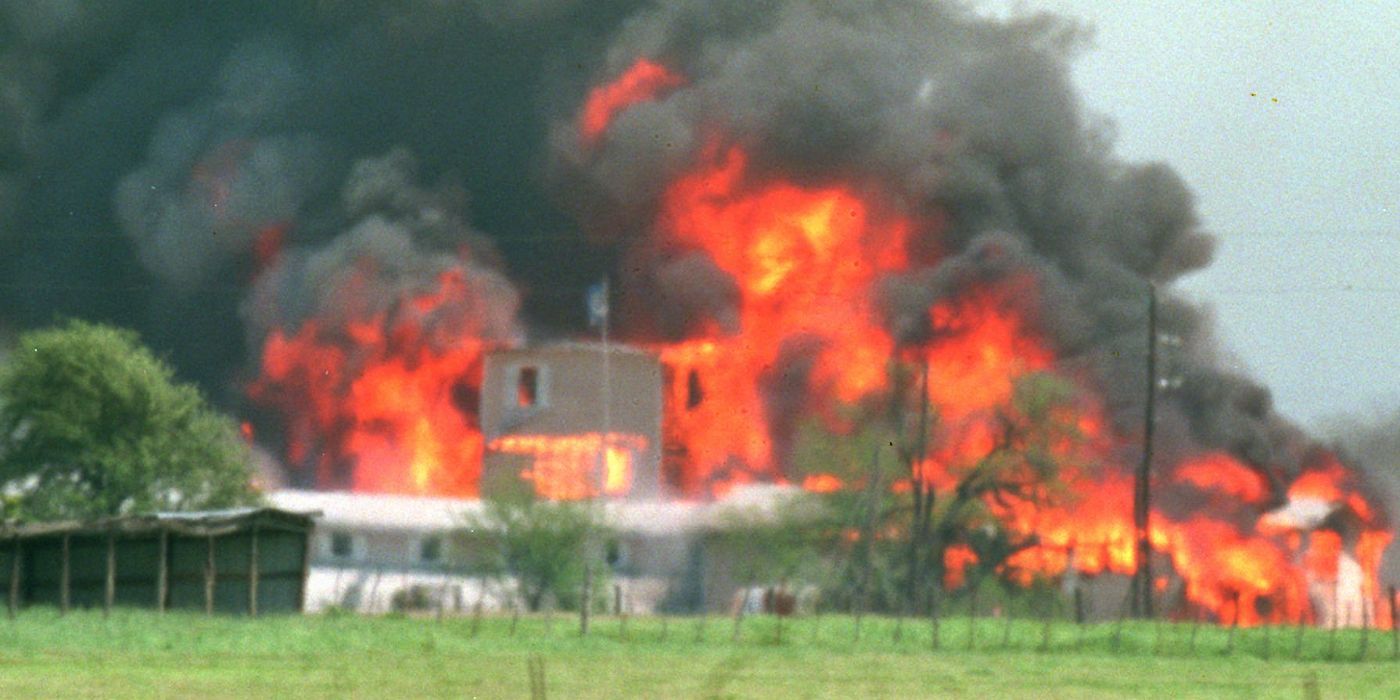 Buildings burning during the Waco siege.