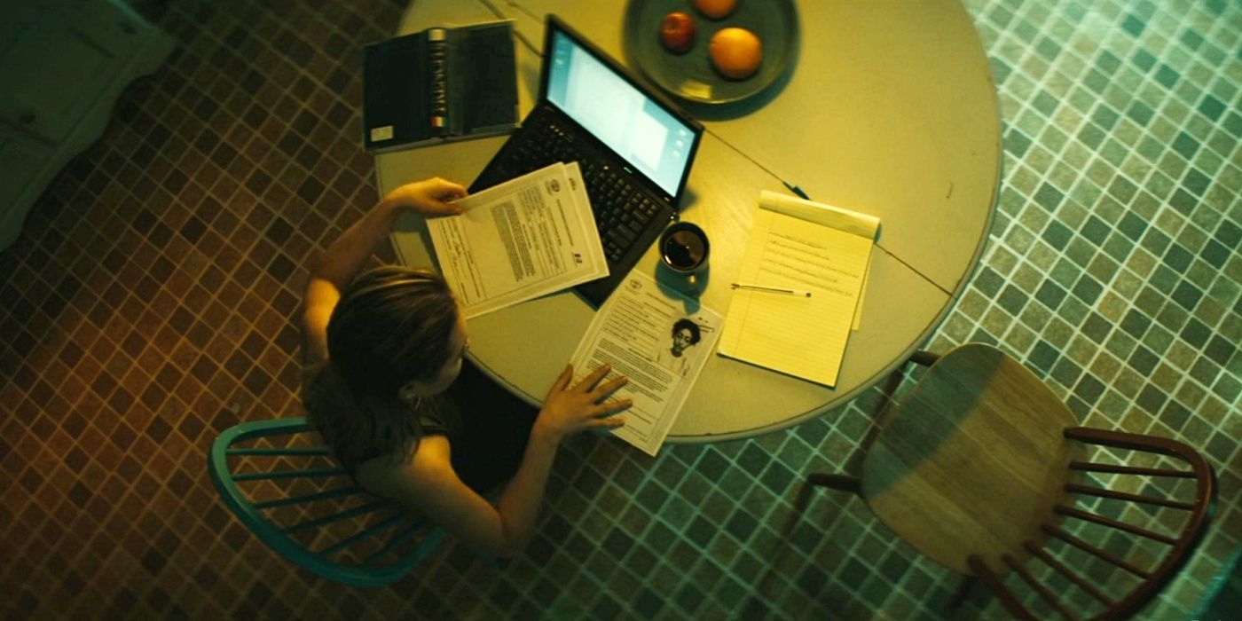 Megan with Lisa&rsquo;s case files in Cruel Summer season 2, episode 6.