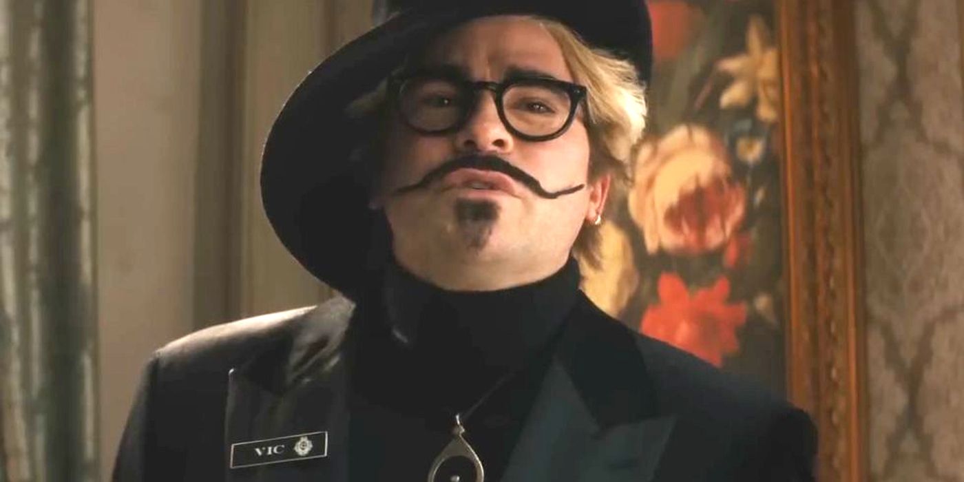 Dan-Levy-as-Vic-in-Haunted-Mansion-2023