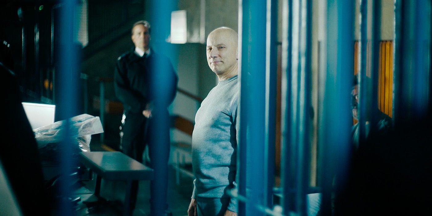 Edgar getting released from prison in Hijack episode 6